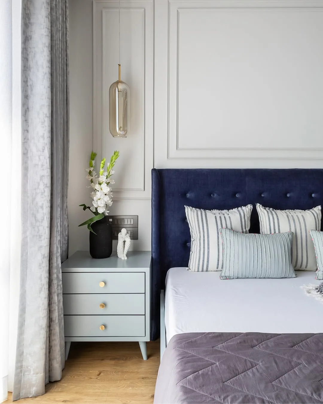 Luxury master bedroom interior by Homeli
